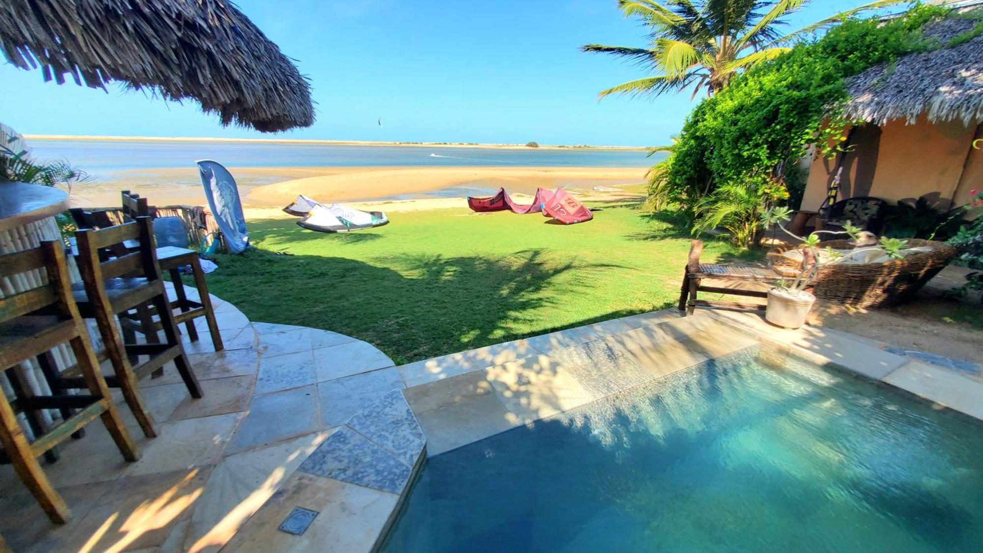 Bed and Breakfast Coco-Knots Kite - Ilha Do Guajiru Ітарема Екстер'єр фото